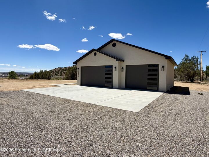 Property Photo: 5003 Redwood Avenue NM 87402