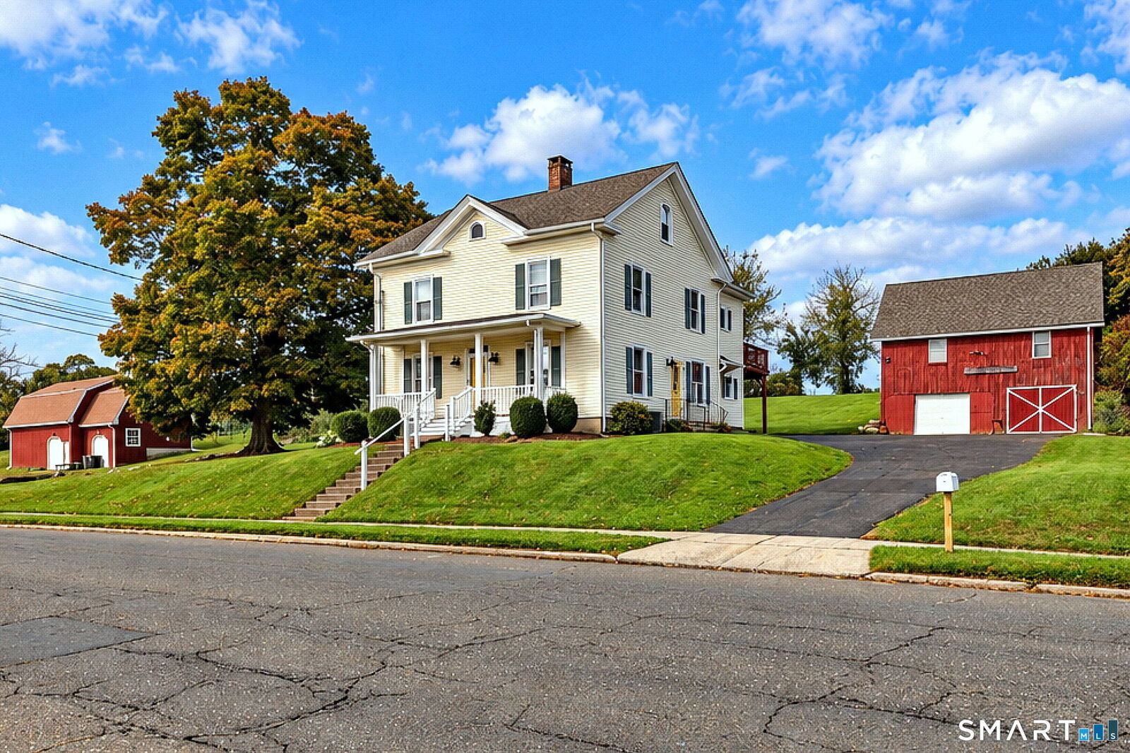 Property Photo:  380 Orange Avenue  CT 06461 