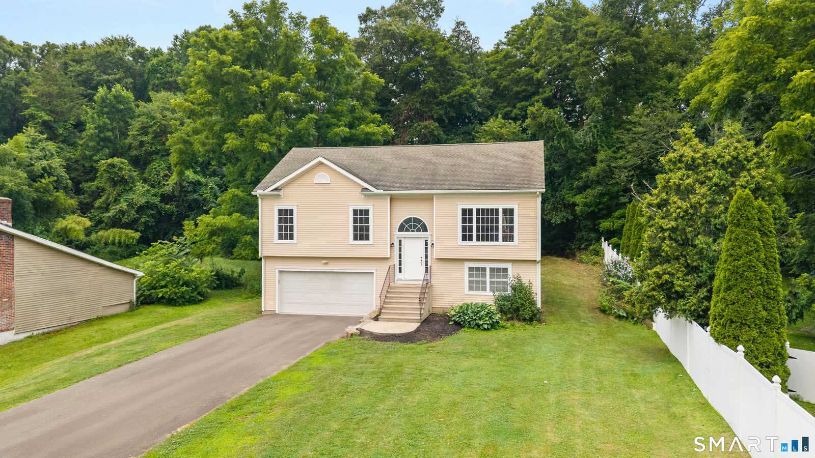 Property Photo:  10 West Street  CT 06525 