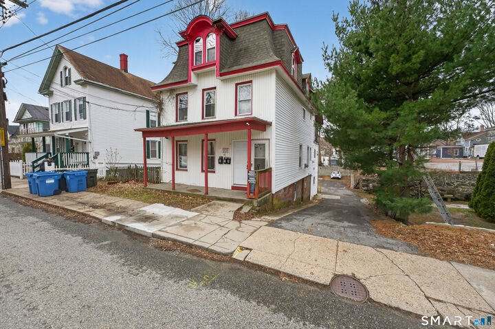 Property Photo:  187 Broad Street  CT 06360 