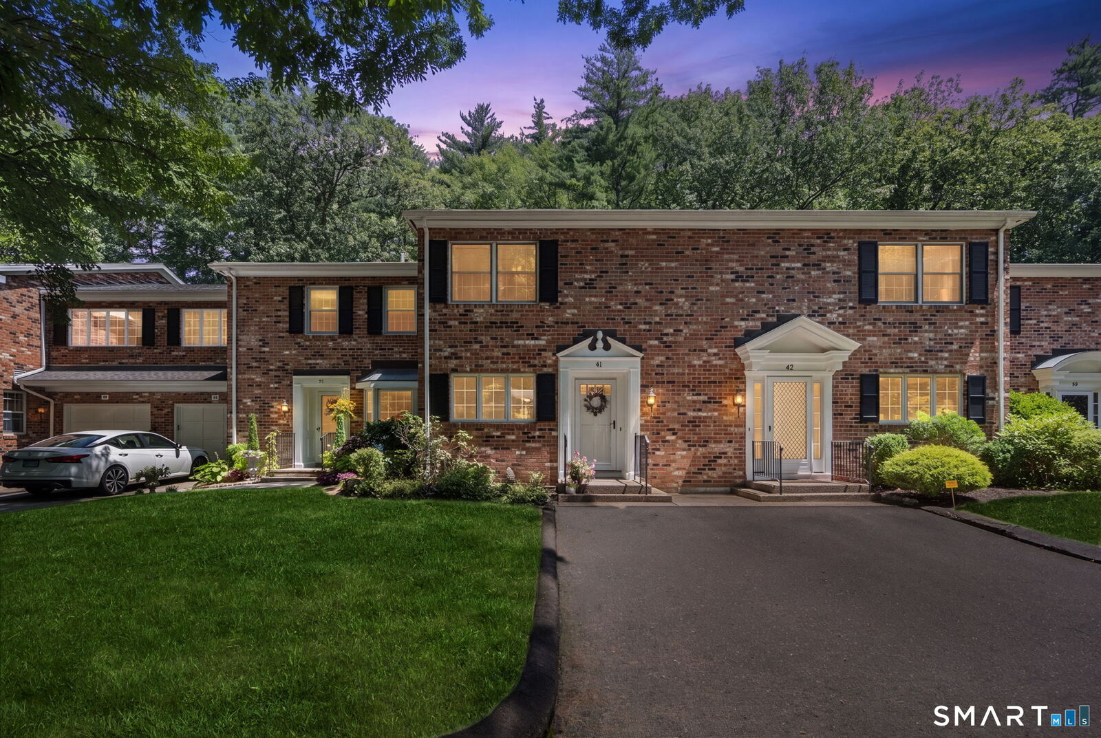Property Photo:  41 Tunxis Village 41  CT 06032 