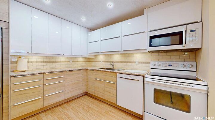 Property Photo:  2727 Victoria Avenue 107  SK S4T 1K4 