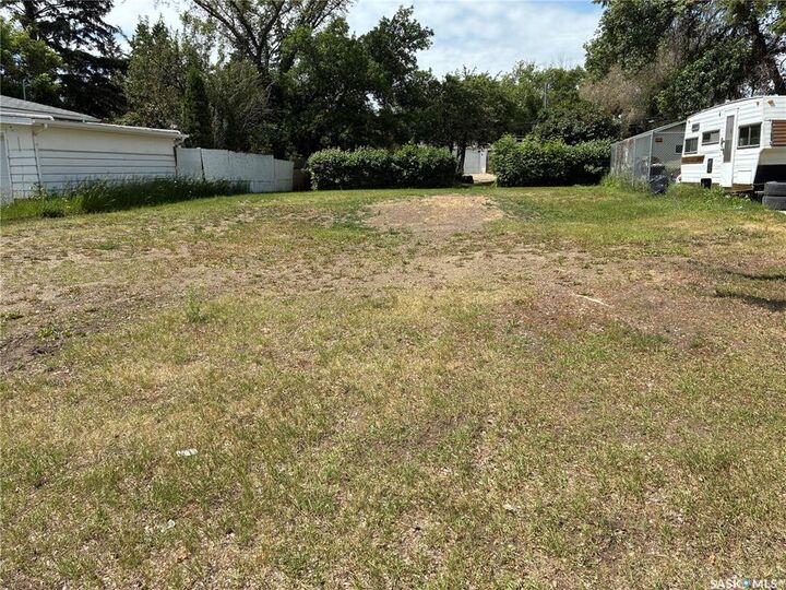 Property Photo:  613 P Avenue N  SK S7L 2W1 