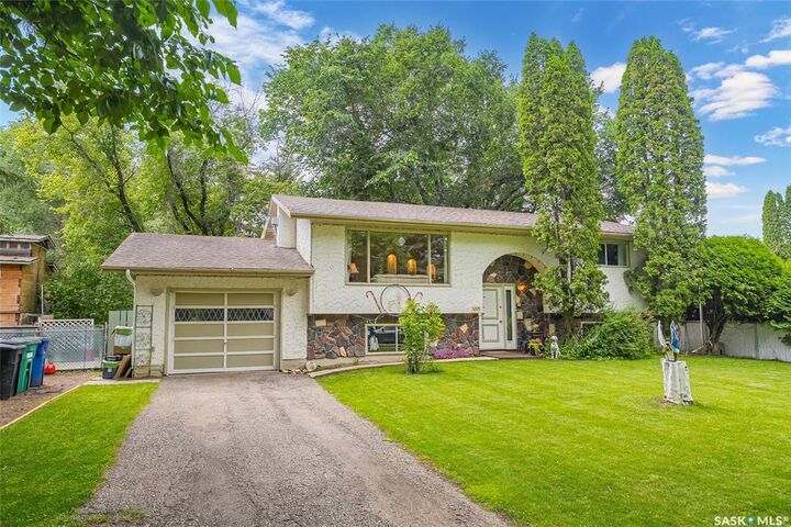 Property Photo: 1205 Haida Avenue SK S7M 4N2