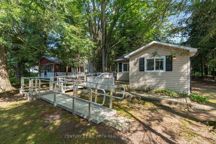 Property Photo: 678 Pinegrove Avenue ON L9S 2K4