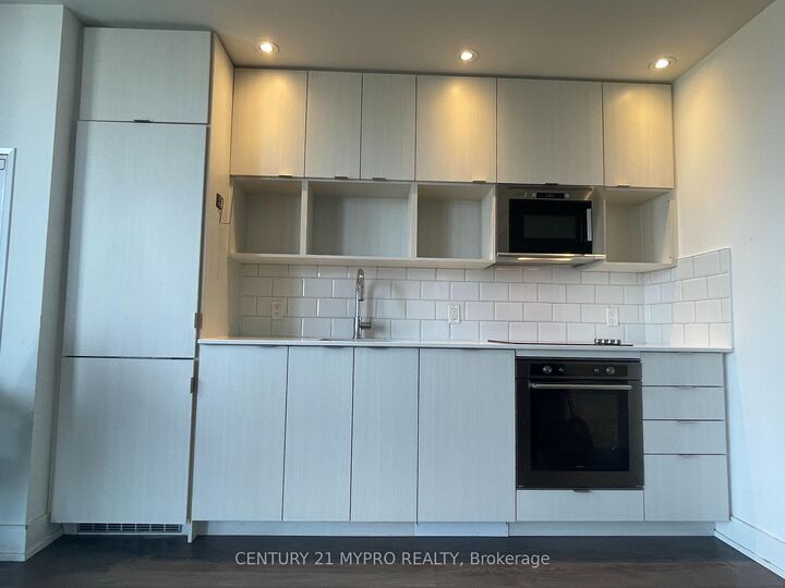 Property Photo:  89 McGill Street 2906  ON M5B 0B1 