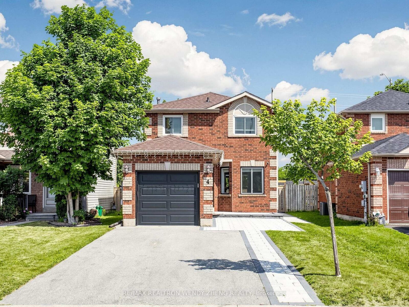 Property Photo:  4 Garibaldi Drive  ON L4N 8C3 