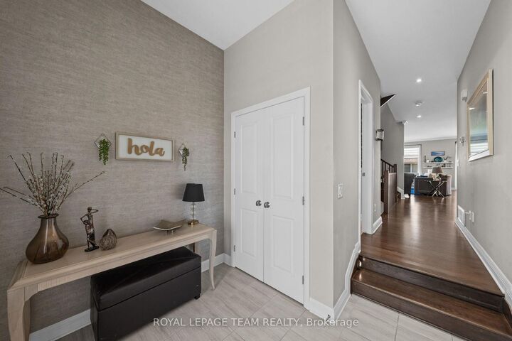 Property Photo: 547 Kilspindie Ridge ON K2J 6A2