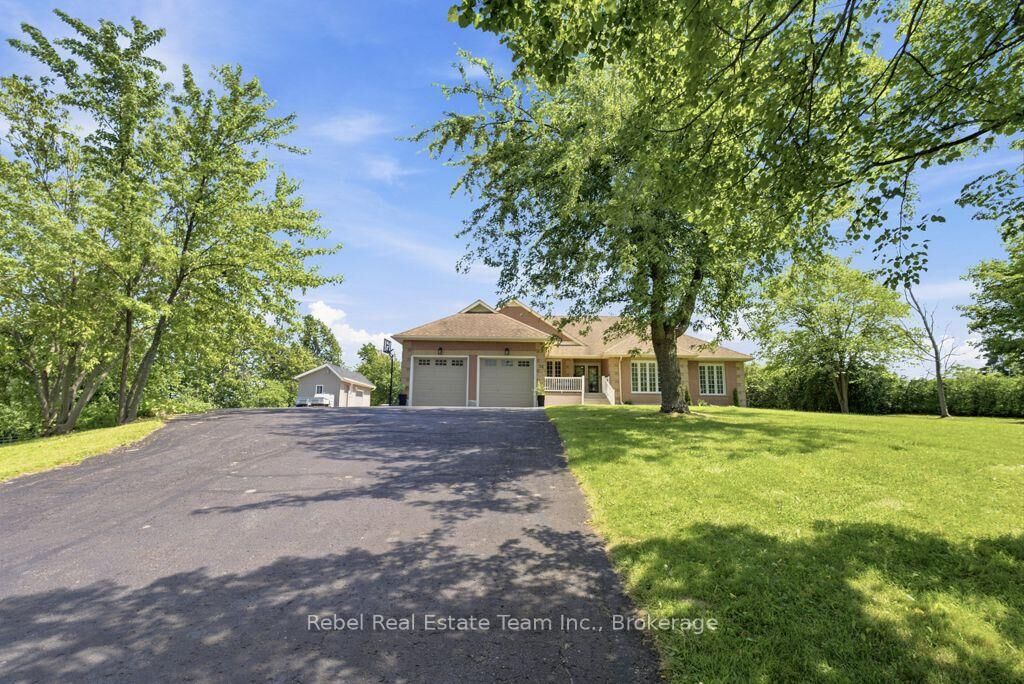 Property Photo: 36 Valley View Drive ON L0A 1G0