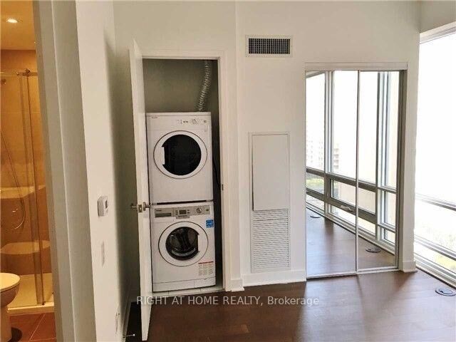 Property Photo: 15 Grenville Street 1404 ON M4Y 0B9