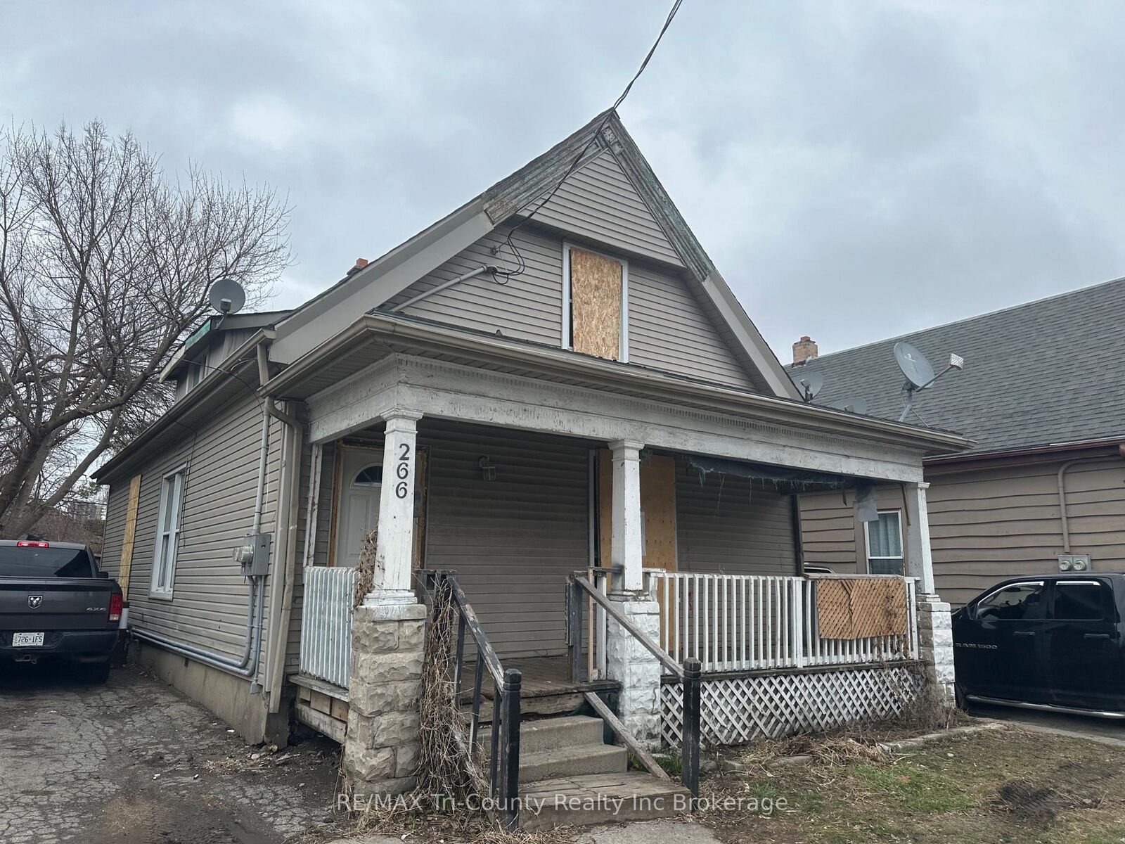 Property Photo:  266 Hamilton Road  ON N5Z 1R3 