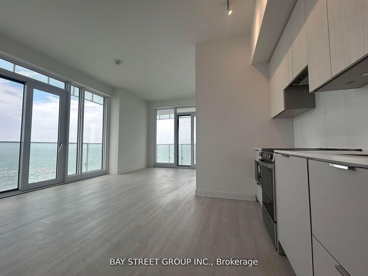 Property Photo: 3883 Quartz Road 5510 ON L5B 0M4