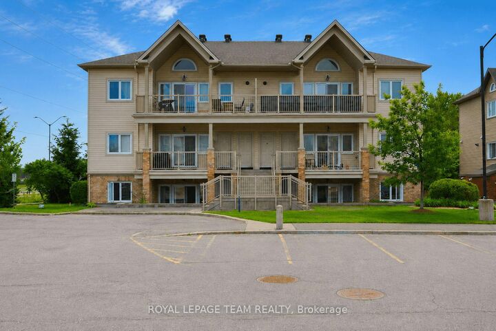 Property Photo: 366 Wood Acres Grove I ON K1T 0M7