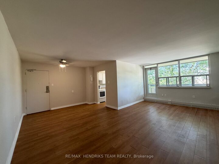 Property Photo:  156 Fitch Street 317  ON L3C 4V6 