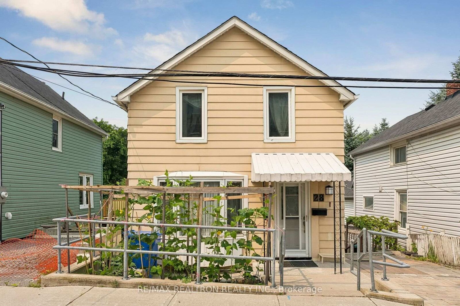 Property Photo: 28 Machell Avenue ON L4G 2R7