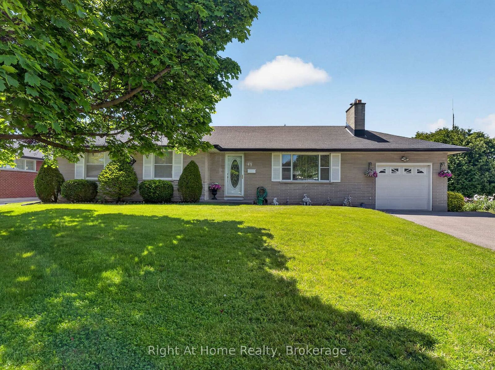 Property Photo: 47 Churchill Avenue ON L1G 3K5