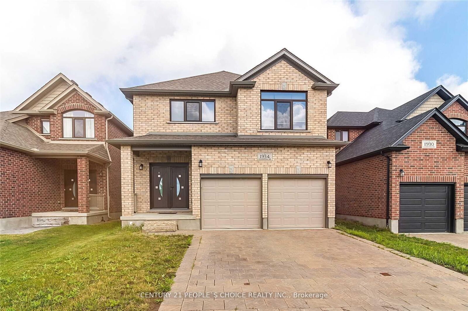 Property Photo: 1934 Cedarpark Drive ON N5X 0J1