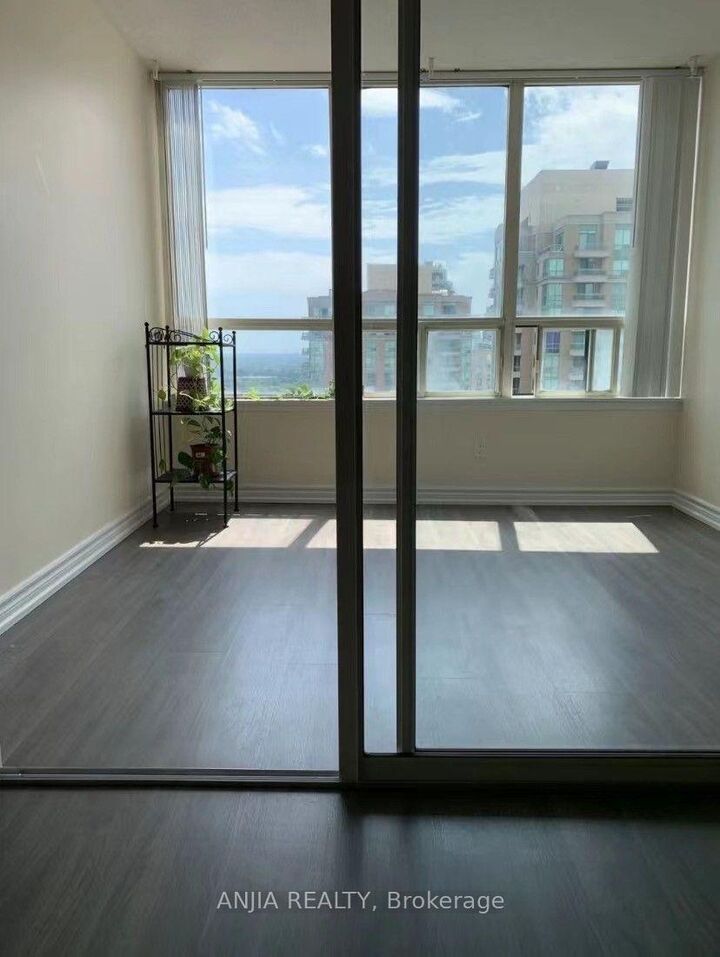 Property Photo: 7 Bishop Avenue 2202 ON M2M 4J4