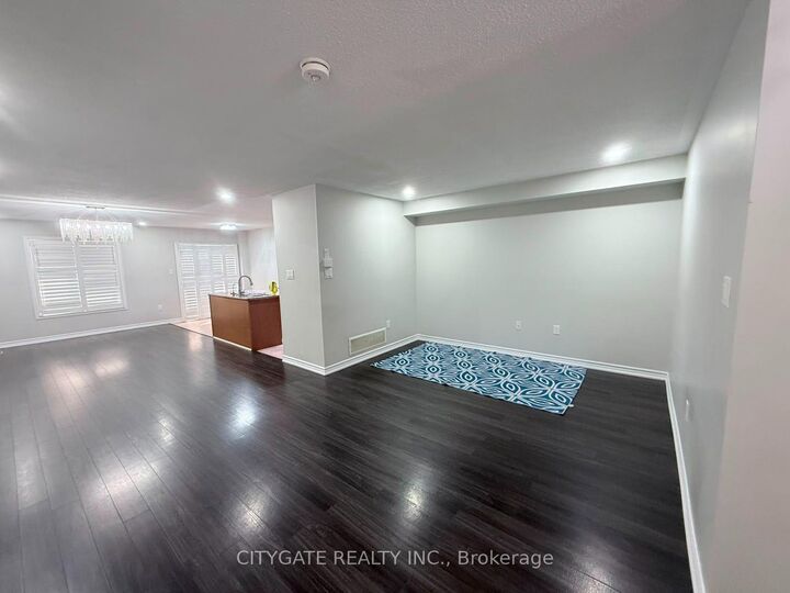 Property Photo: 124 Crystalview Crescent E Main/Second ON L6P 2S2