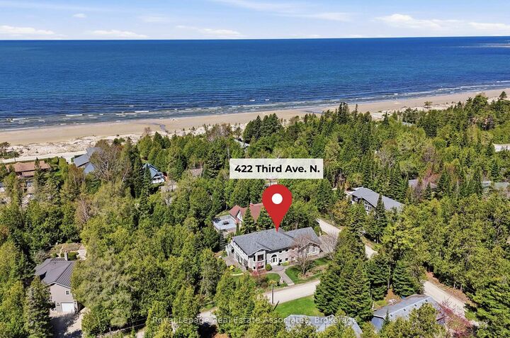 Property Photo: 422 Third Avenue N ON N0H 2G0