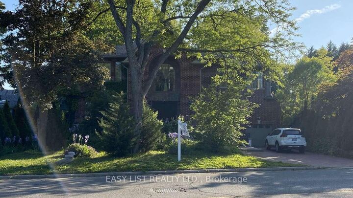 Property Photo: 98 Burbank Drive ON M2K 1N4