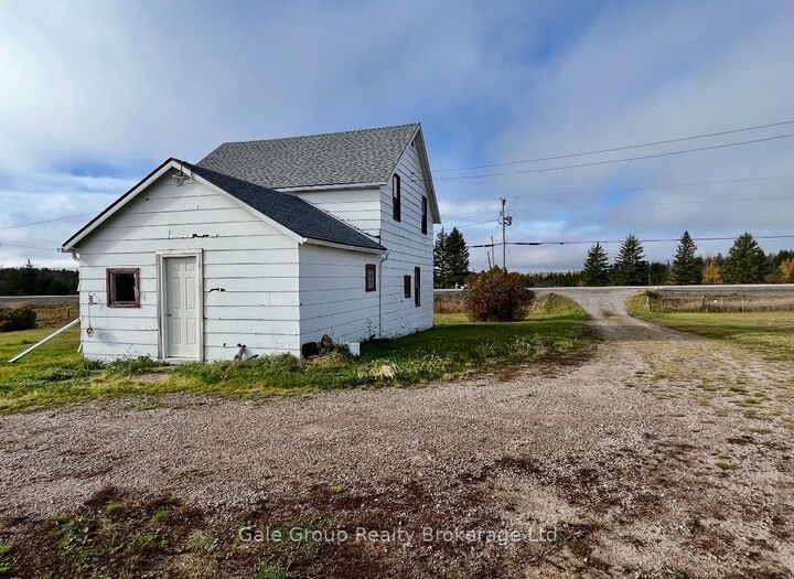 Property Photo: 2541 Highway 105 Highway ON P0V 2L0