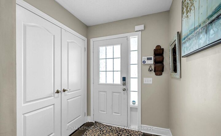 Property Photo: 164 Dewell Crescent ON L1E 0B9