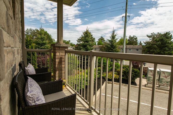 Property Photo: 376 Blake Street 21 ON L4M 1J6