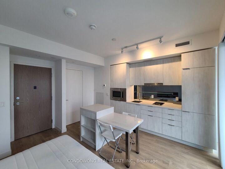 Photo de la propriété:  215 Queen Street W 2012  ON M5V 0P5 