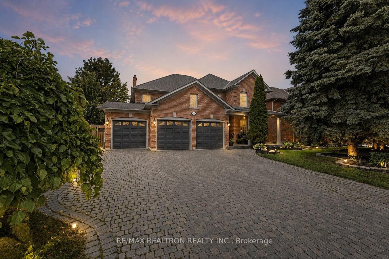 Property Photo: 653 Exceller Circle ON L3X 1P6