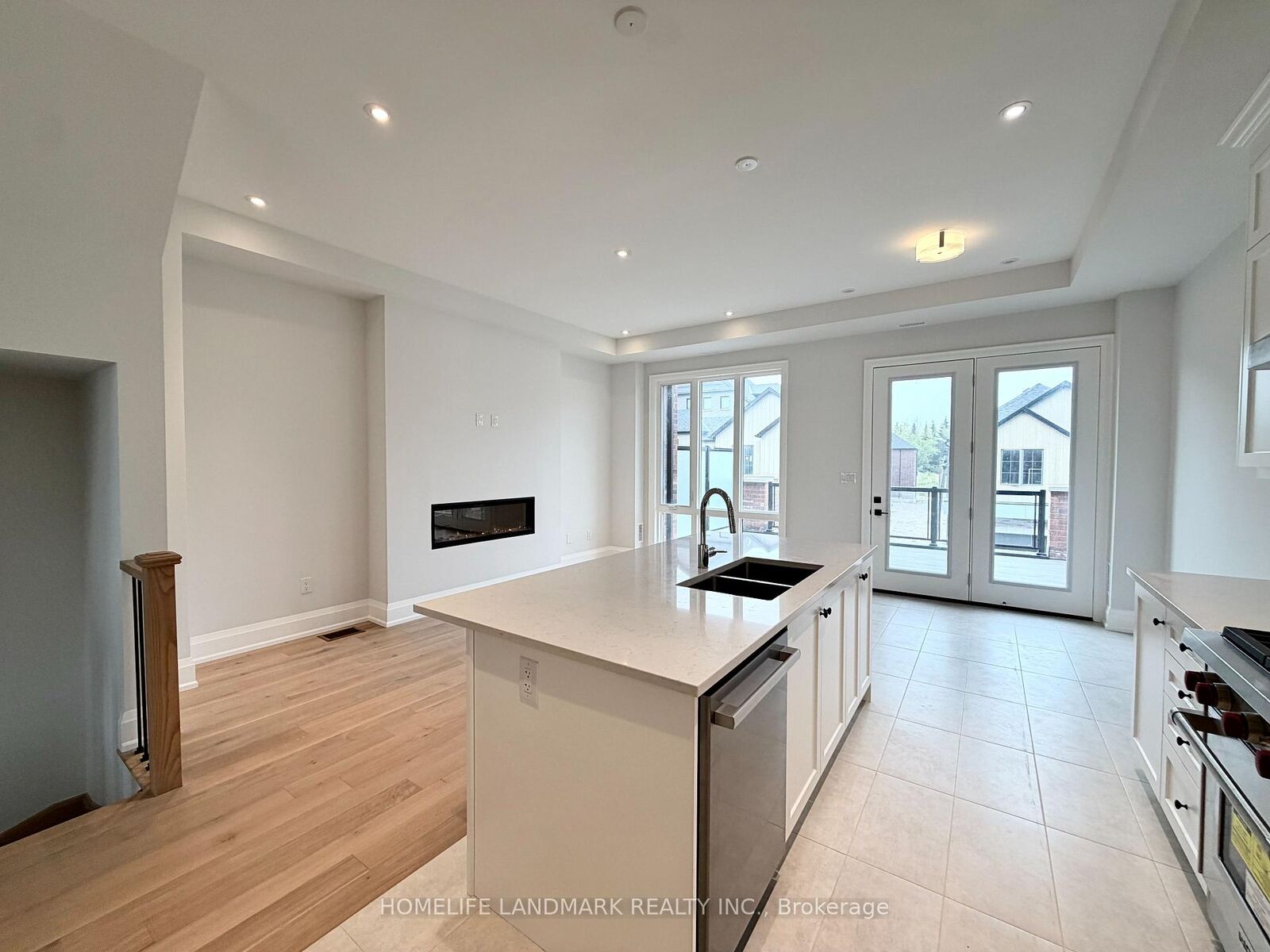 Property Photo: 433 York Downs Boulevard ON L6C 3R3