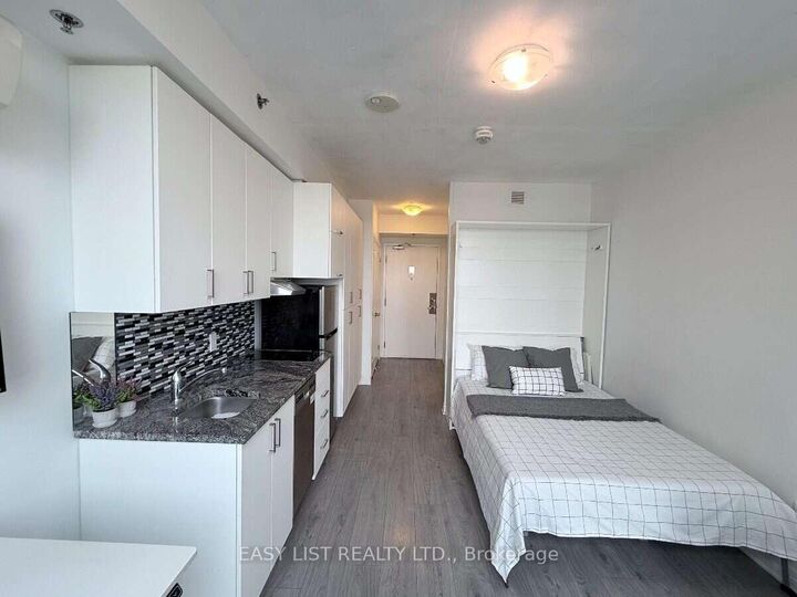 Property Photo: 1900 Simcoe Street N 542 ON L1G 4Y3