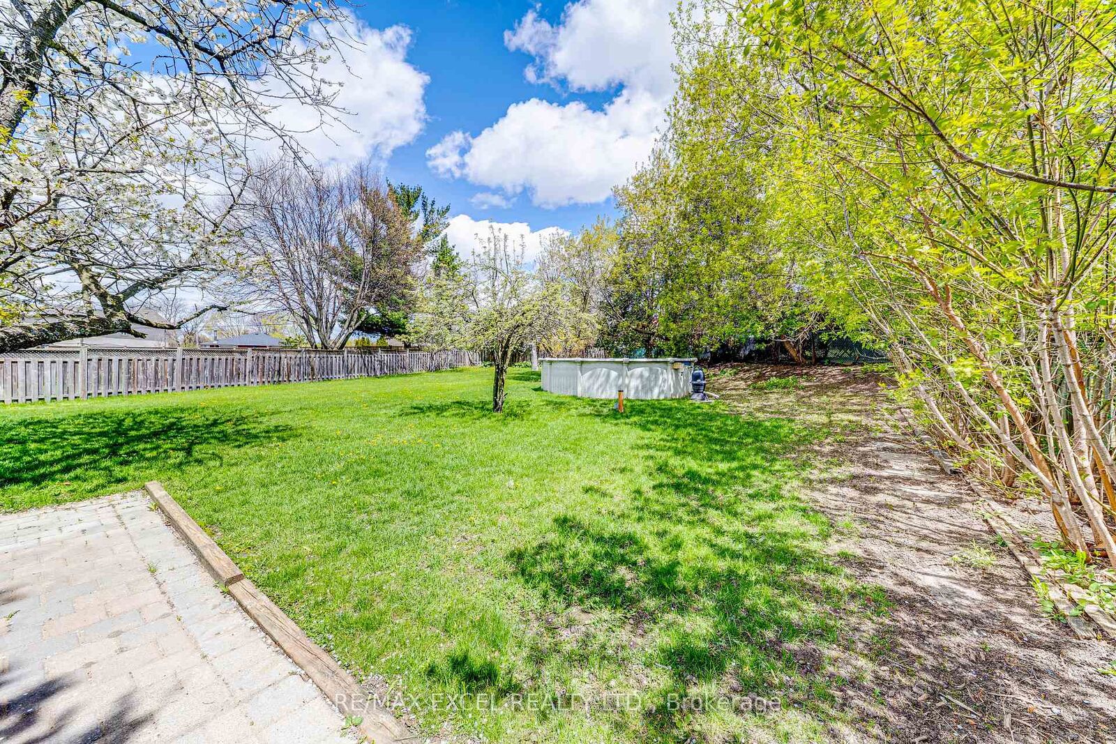 Property Photo: 51 Tordale Crescent ON M1P 3X6