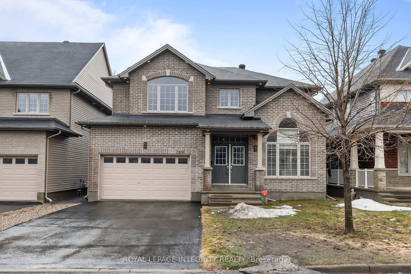 Property Photo: 789 Fiddlehead Street ON K1T 0N2
