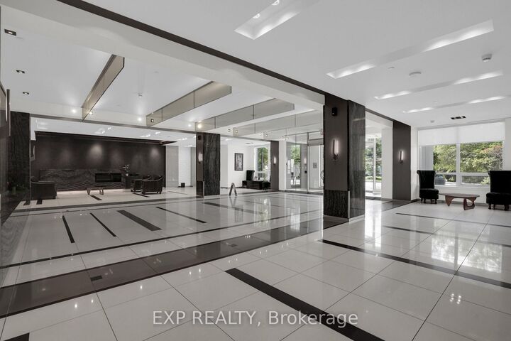 Property Photo: 7167 Yonge Street 619 ON L3T 0E1