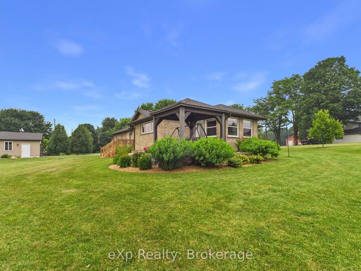 Property Photo: 207 Edmund Street ON N0G 1C0