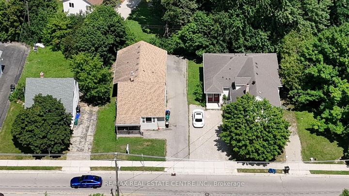 Property Photo: 264 Hazel Street ON N2L 3N9