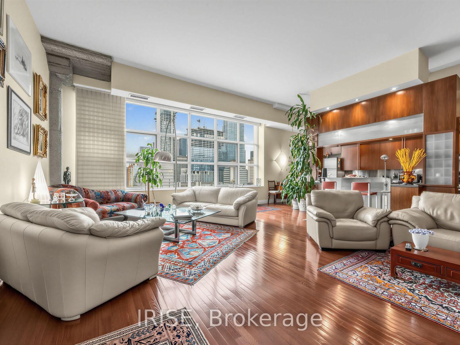 Property Photo: 155 Dalhousie Street W 1014 ON M5B 2P7