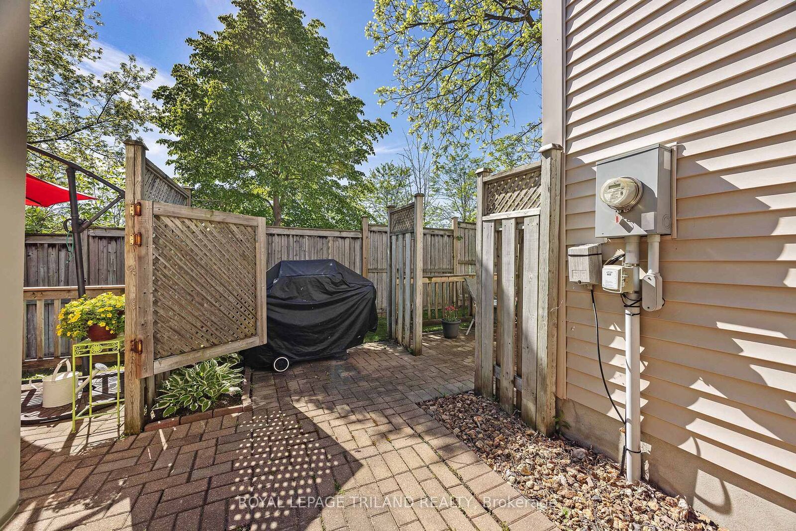 Property Photo: 1100 Byron Baseline Road 17 ON N6K 4M3