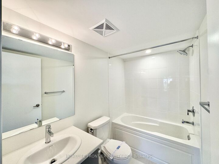 Property Photo:  3538 Colonial Drive 19  ON L5L 0C1 