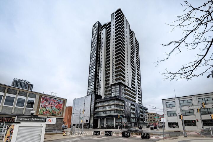 60 Charles Street W 801 — photo 1