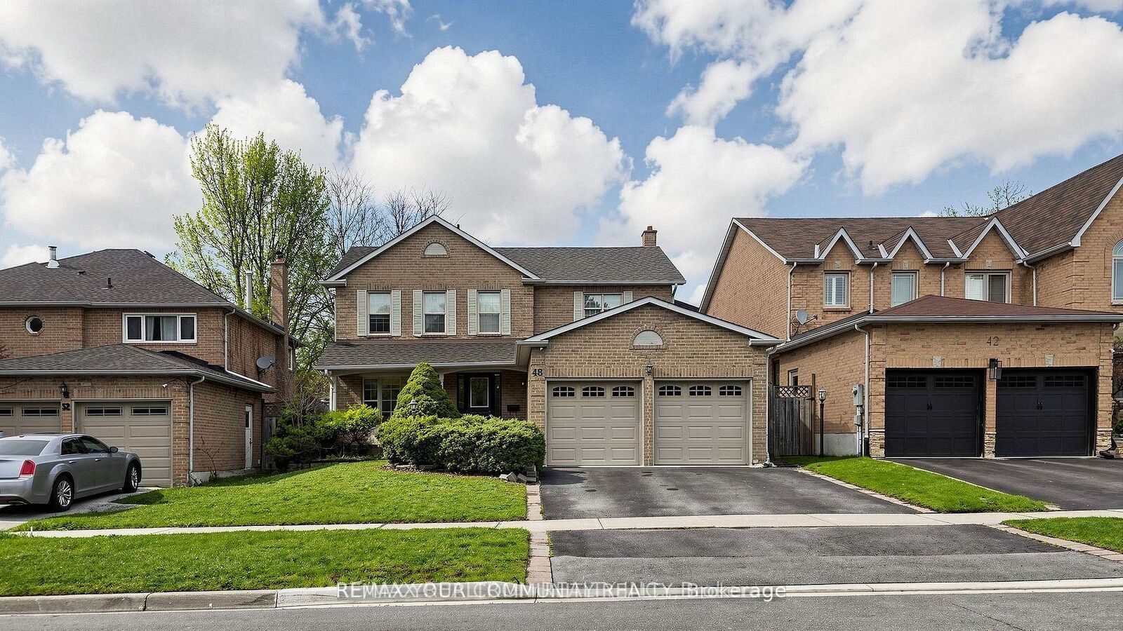 Property Photo: 48 Beatty Crescent ON L4G 5V4