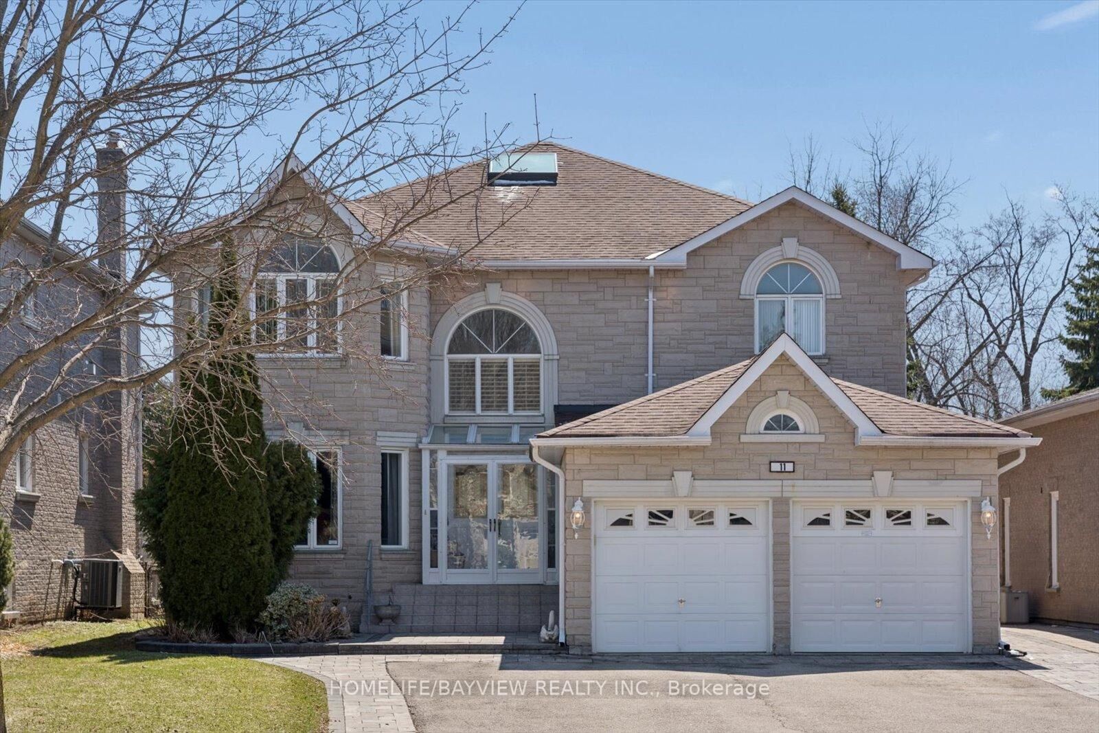 Property Photo: 11 Sorrento Drive ON L4C 0J8