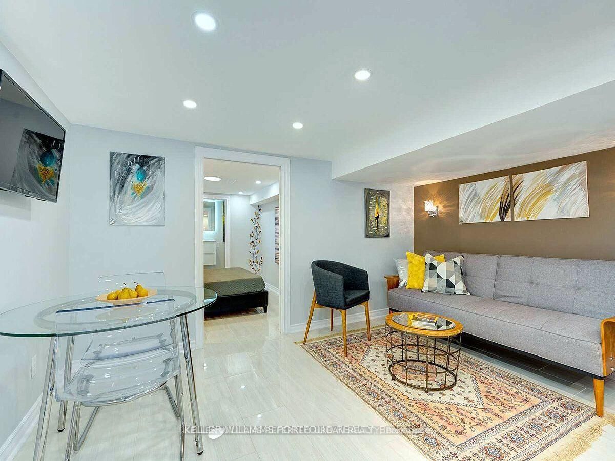 Property Photo: 431 Kingston Road Lower ON M4L 1V2