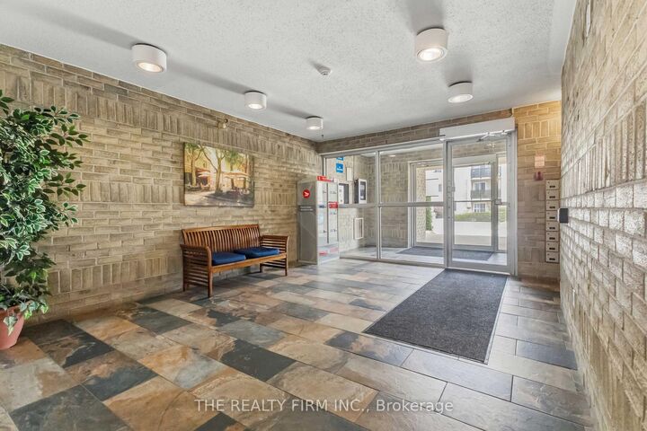 Property Photo: 733 Deveron Crescent 210 ON N5Z 4X7