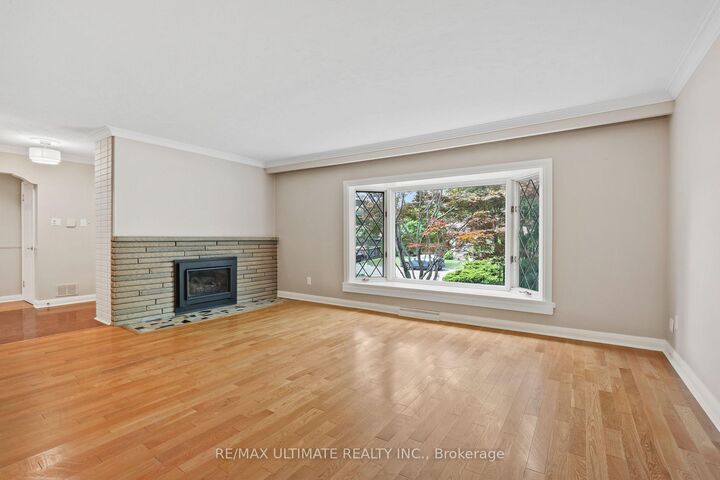 Property Photo: 121 Elvaston Drive ON M4A 1N8