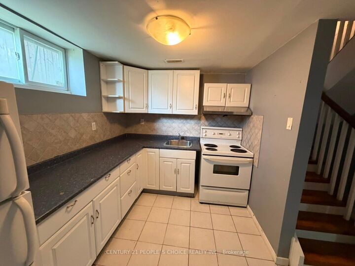Property Photo:  1165 Ogden Avenue Bsmt  ON L5E 2G8 
