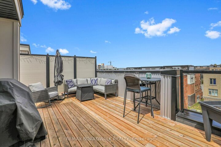 Property Photo:  810 Mikinak Road  ON K1K 5A5 