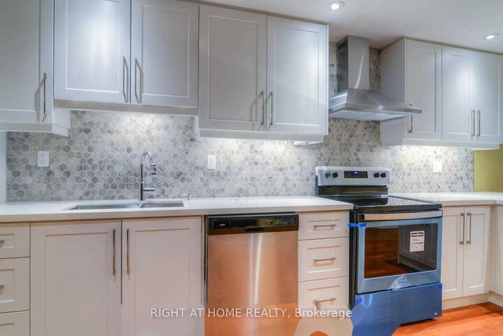 Property Photo: 142 Ner Israel Drive Lower ON L4J 9K8