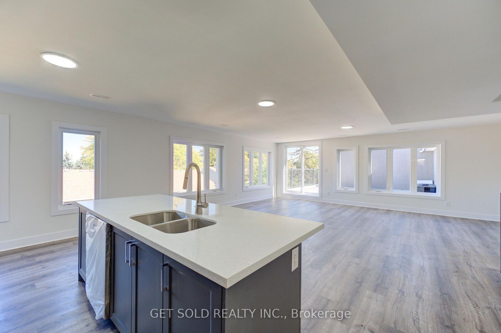 Property Photo: 6701 Thorold Stone Road 11 ON L2J 1B3